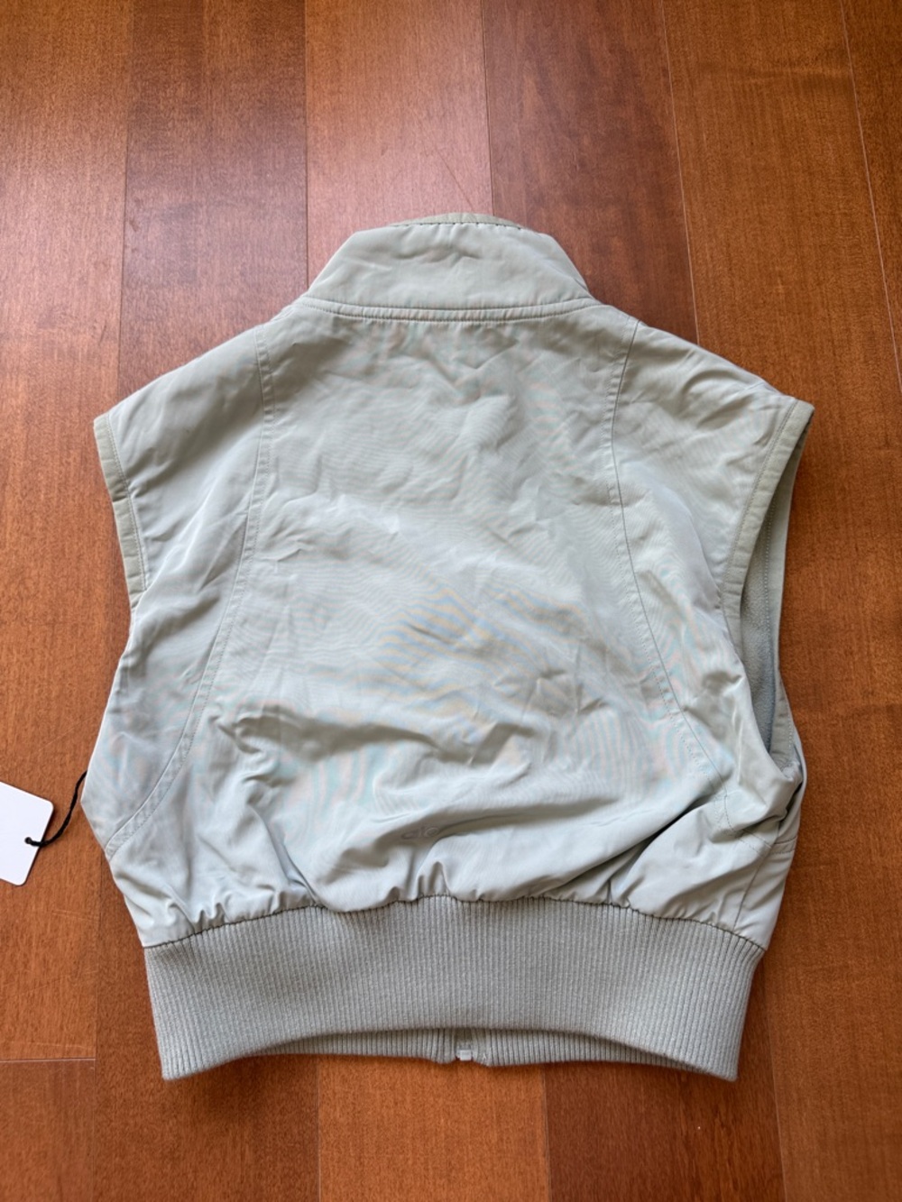 Alo In Motion Vest - Picture 4 of 4